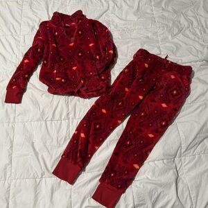 Old Navy Girls size 8 fuzzy jogger set